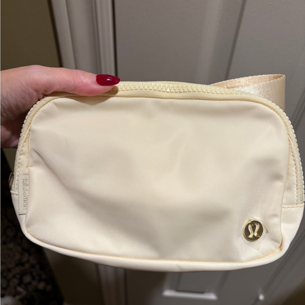 Lululemon Athletica Ivory Butter Yellow/Cream Crossbody Bag